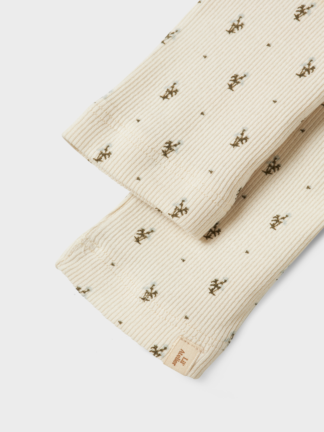 model_shot-front_full